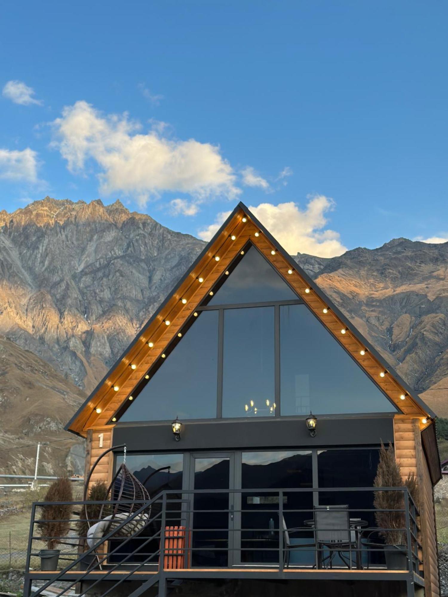 Kazbegi Story Stepantsminda Exterior foto